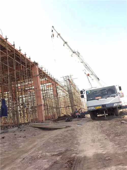 东昌区25 吨、50 吨吊车怎么选？多大重量 / 半径适合对应车型？